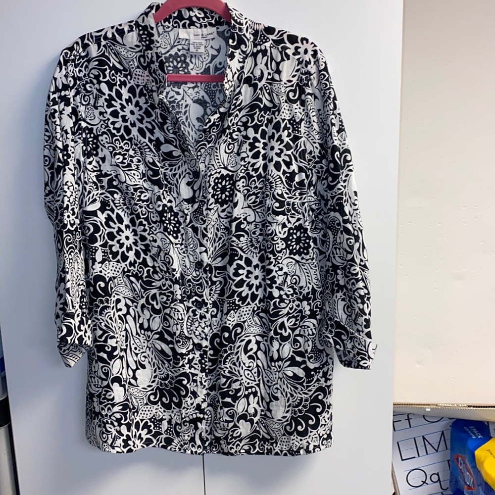 Lucy & Laurel button down 3/4 sleeve top